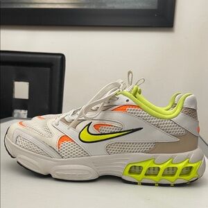 NIKE ZOOM AIR FIRE RUNNING SNEAKERS WOMENS SIZE 10
